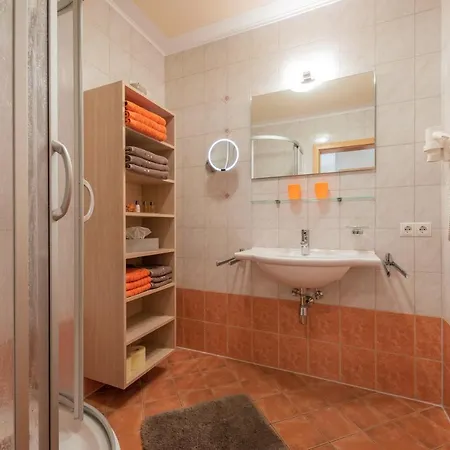 Nadine * نيوستيف ام ستوبيتا